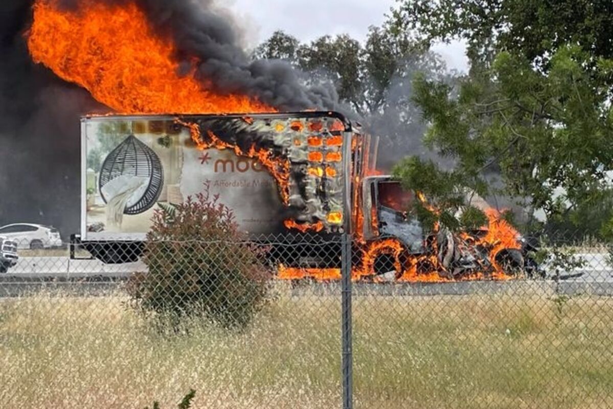 box%20truck%20engulfed%20in%20flames