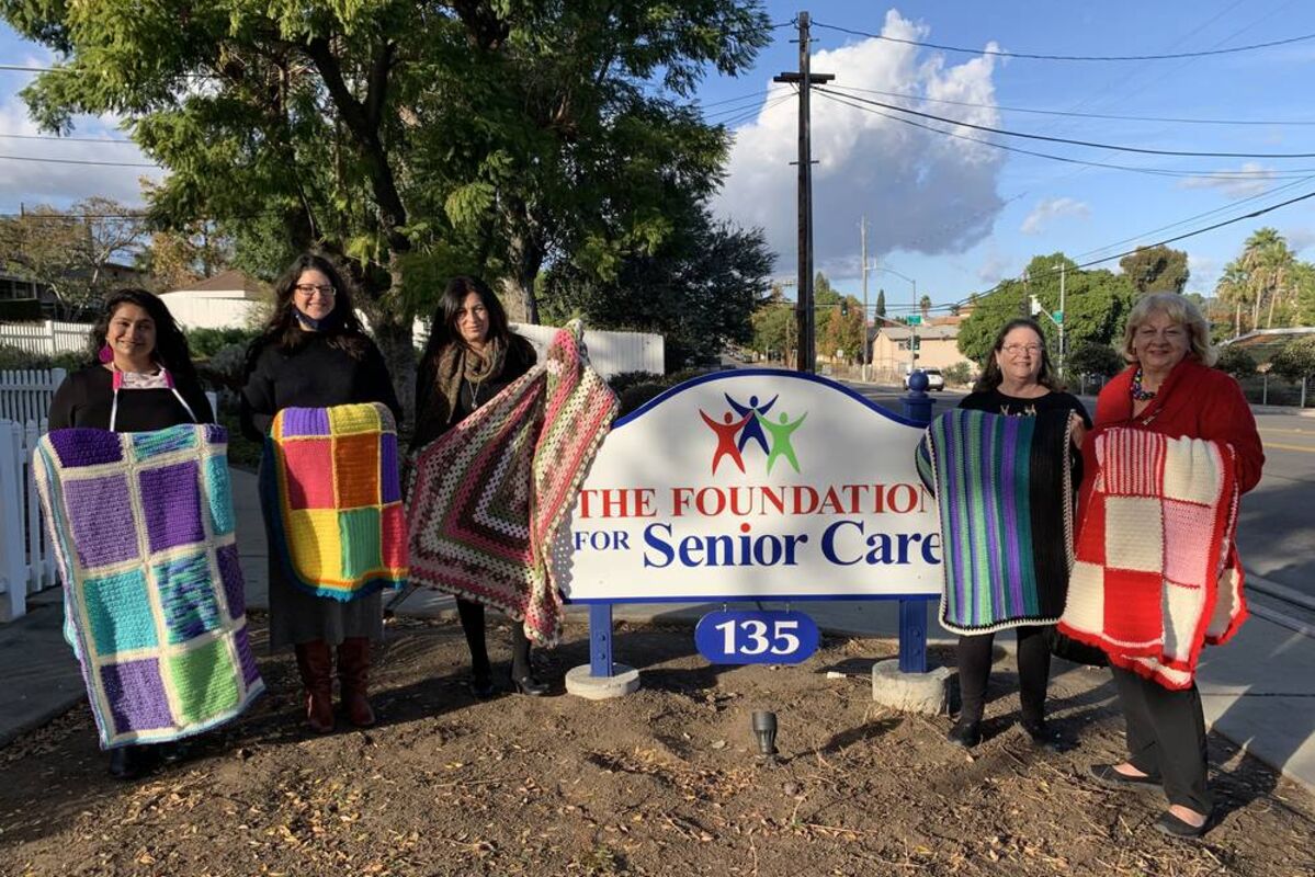 senior%20care%20advocates%20and%20Fallbrook%20Blanket%20Project%20members